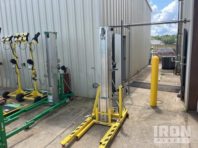 2022 Sumner 2118 Material Hoist