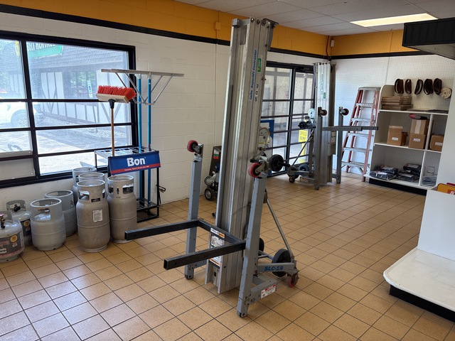 2018 Genie SLC-18 Material Hoist