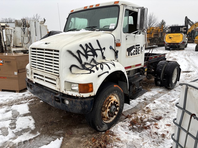 1993 International 8100 4x2 Cab and Chassis