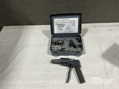 Fastening Systems International D-700C Hand Riveter