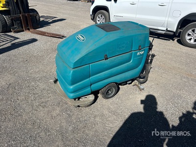 2014 Tennant 5700 Walk-Behind 清掃機