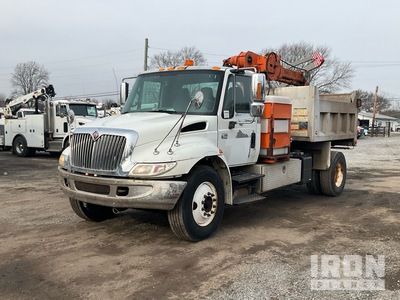 Stetco 950 2500 lb Straight Boom on 2002 International 4300 4x2 Catch Basin Drain Cleaner Dump Bed ダンプトラック（クレーン付）