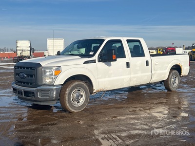 2015 Ford F-250 XL 4x2 Crew Cab بيك اب