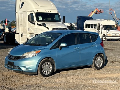 2014 Nissan Versa Note SV Automobile