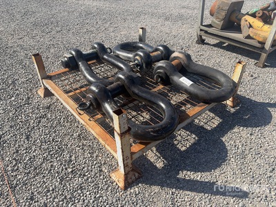 Quantity of (4) 120T Shackles Shackle