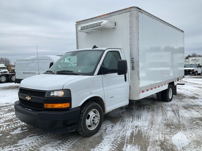 2024 Chevrolet Express G3500 4x2 Camiones