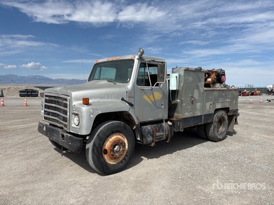 1985 International 1954 4x2 Utility Truck