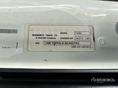 2022 Kenworth T680 6x4 Cabeza Tractora Cabina Dormitorio