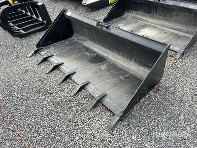 72 in Multi-Purpose دلو للسكيد ستير (Unused)