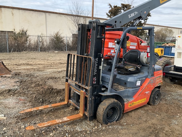 2023 Toyota 50-8FGU25 4500 lb Pneumatic Tire Forklift