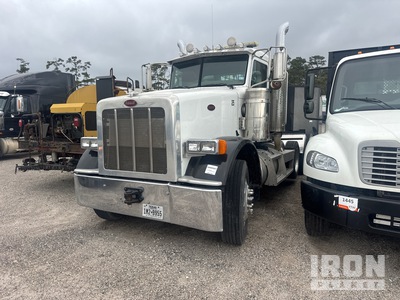 2009 Peterbilt 367 8x4 تراكتور شاحنة (ثلاثي المحور)
