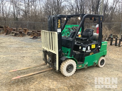 2016 Yale GTP050LXNDAE077 4800 lb Pneumatic Tire Wózek widłowy