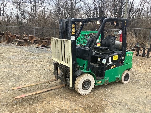 2016 Yale GTP050LXNDAE077 4800 lb Pneumatic Tire Forklift 2016 Yale GTP050LXNDAE077 4800 lb Pneumatic Tire Forklift