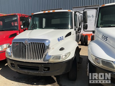 2005 International 4300 4x2 Extended Cab Cab and Chassis (Inoperable)