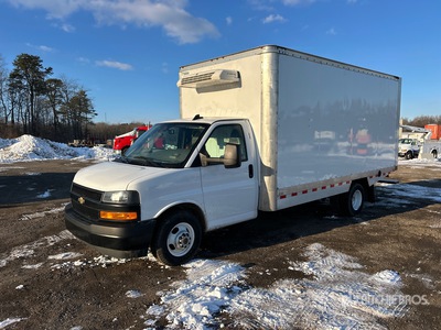 2024 GMC G3500 4x2 Refrigerated Truck
