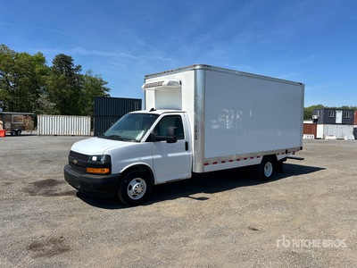 2024 GMC Savana 3500 4x2 Camiones