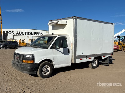 2022 GMC Savana 3500 4x2 Refrigerated Truck