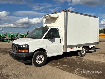 2022 GMC G3500 4x2 冷蔵トラック