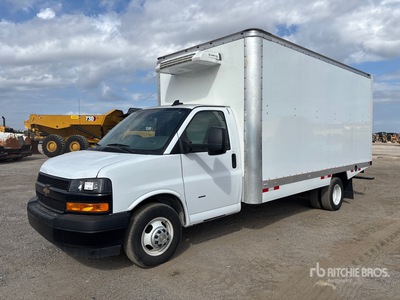 2024 GMC Express G3500 4x2 Refrigerated Truck
