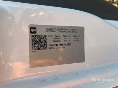 2024 GMC G3500 4x2 Refrigerated Truck