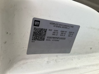 2023 GMC Savana 3500 4x2 Refrigerated Truck