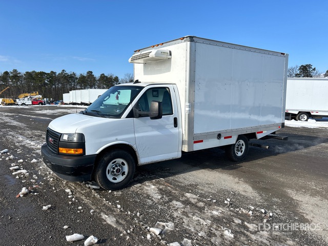 2022 GMC Savana 3500 4x2 Refrigerated Truck