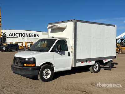 2022 GMC G3500 4x2 Refrigerated Truck