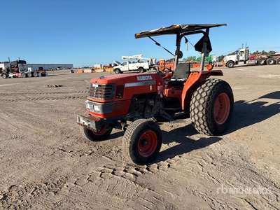 2005 Kubota M4900 4WD Tractor