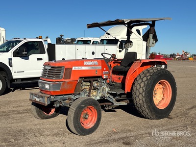 2005 Kubota M4900 2WD Tractor