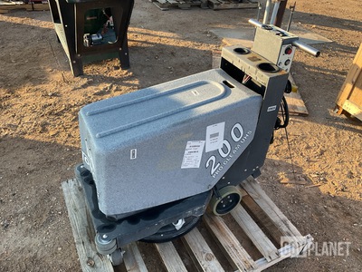 Tomcat 200 Pro-Gleam UHS Burnisher