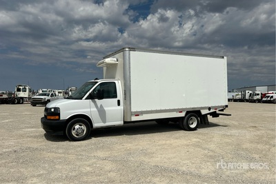 2024 Chevrolet Express G3500 4x2 Camiones