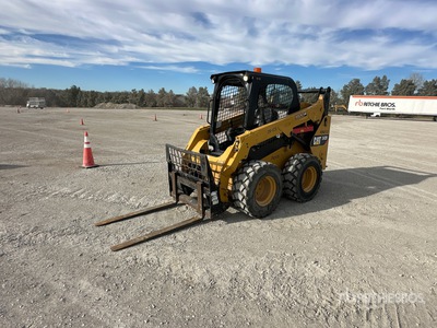 2019 Cat 242D Minicargadora