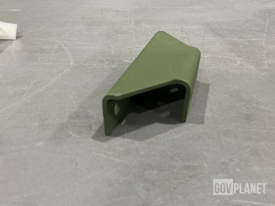 (8) Oshkosh 3273105 Mounting Brackets