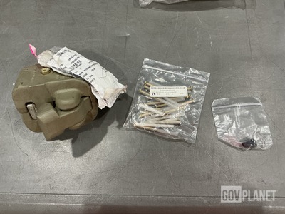 (7) Knobs, (2) Interconnectors, (22) Bolts & Assorted Items