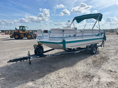 Hurricane 18 ft Bay Boat
