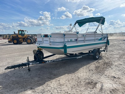 Hurricane 18 ft Bay Boat