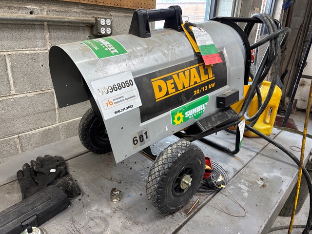 2021 Dewalt DXH2000 Space Heater