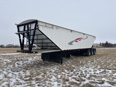 2017 Berg's 44 ft Tri/A Remorque à grains