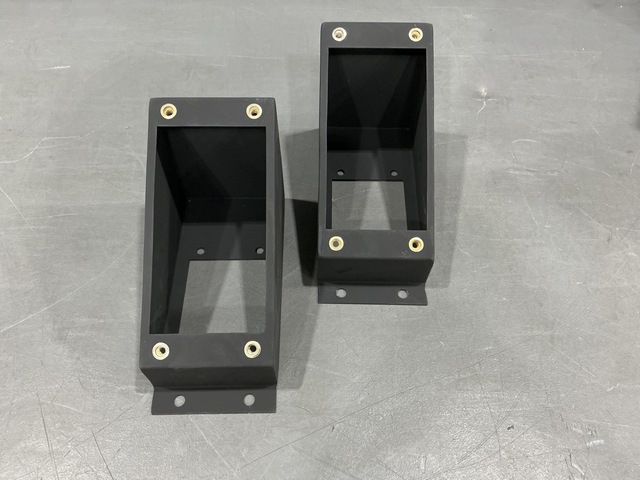 (19) Oshkosh 3373279 Mounting Brackets