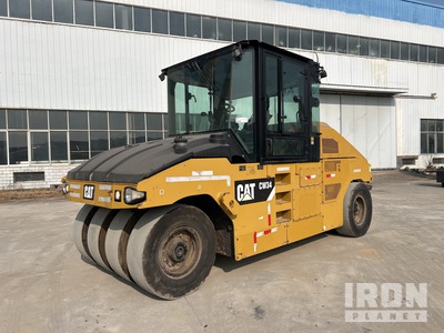 2019 Cat CW34 8 Wheel Pneumatic Roller