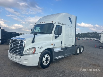 2015 Freightliner Cascadia 125 6x4 T/A Sleeper Truck Tractor