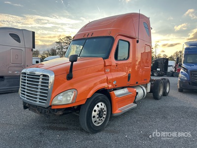 2011 Freightliner Cascadia 125 6x4 T/A Slaapcabine Trekker (Inoperable)