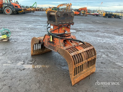 2015 NPK DG20 Rotating Pinza de demolicion