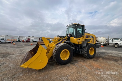 2023 Komatsu WA270-8 Radlader