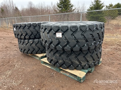 Quantity of (4) Bedrock 20.5x25 Neumáticos (Unused)