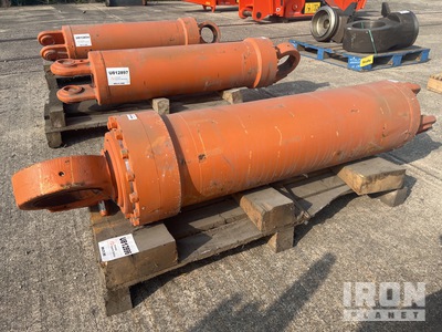 Hitachi E12637830 Hoist Zylinder