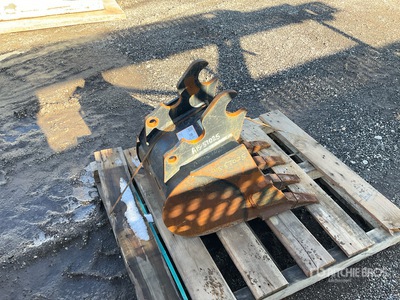 Backhoe Loader Bucket