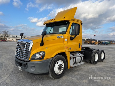 2016 Freightliner Cascadia 125 6x4 T/A Day Cab Truck Tractor