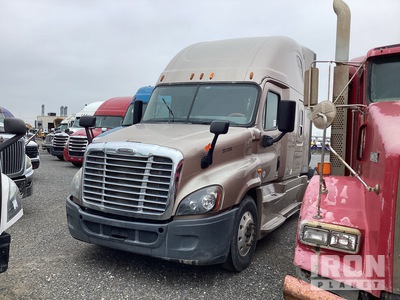 2015 Freightliner Cascadia 6x4 T/A Sleeper Truck Tractor