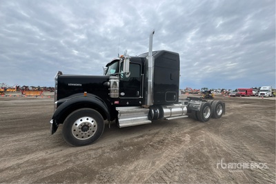 2018 Kenworth W900 6x4 T/A Sleeper Truck Tractor
